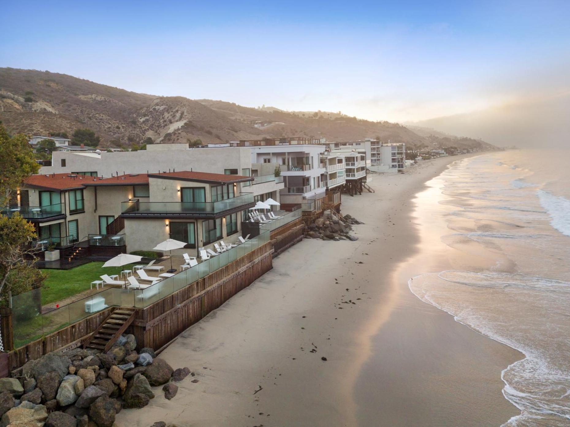 Malibu Sand Carbon Beach Suites Екстер'єр фото