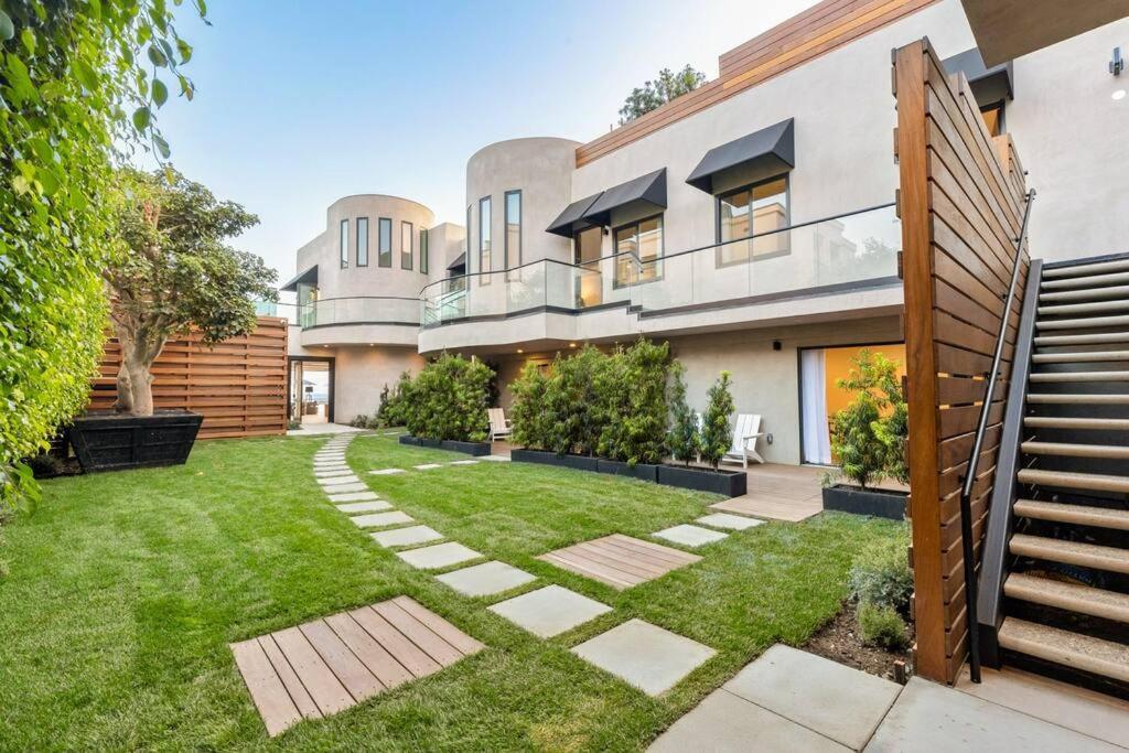 Malibu Sand Carbon Beach Suites Екстер'єр фото
