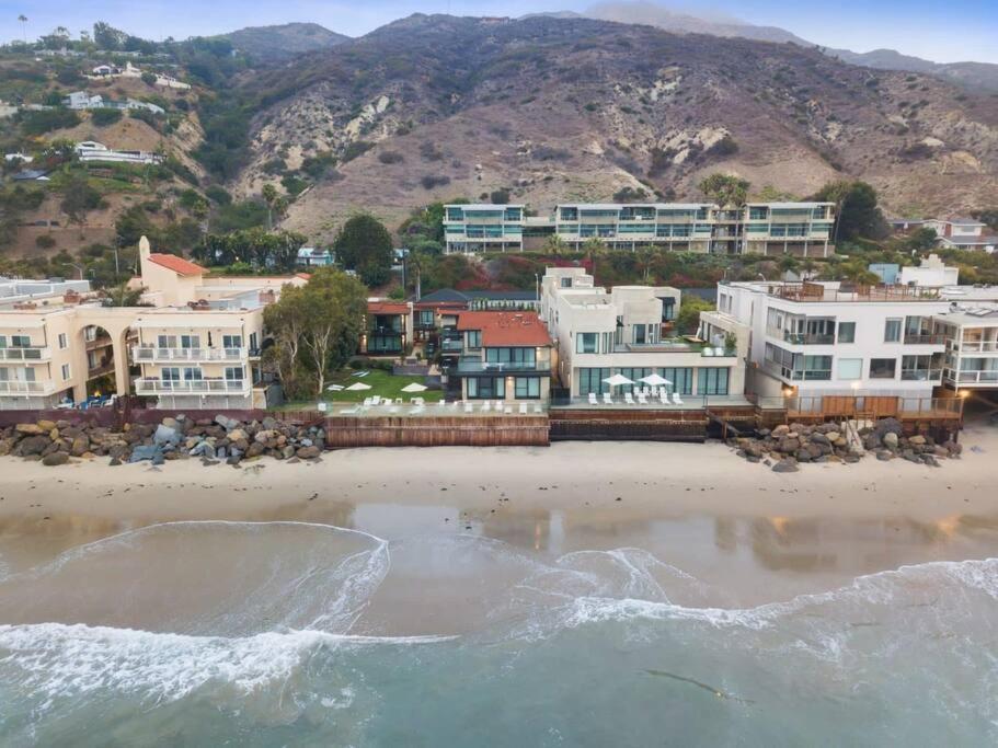 Malibu Sand Carbon Beach Suites Екстер'єр фото