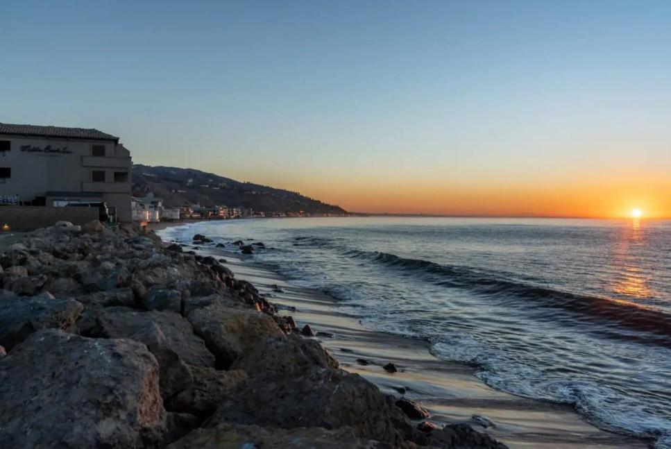 Malibu Sand Carbon Beach Suites Екстер'єр фото