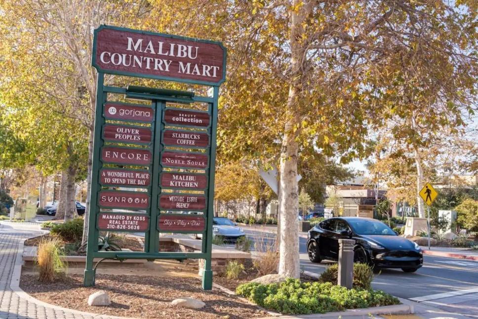 Malibu Sand Carbon Beach Suites Екстер'єр фото