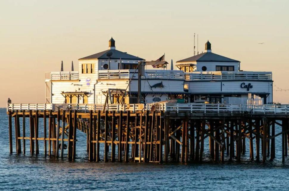 Malibu Sand Carbon Beach Suites Екстер'єр фото