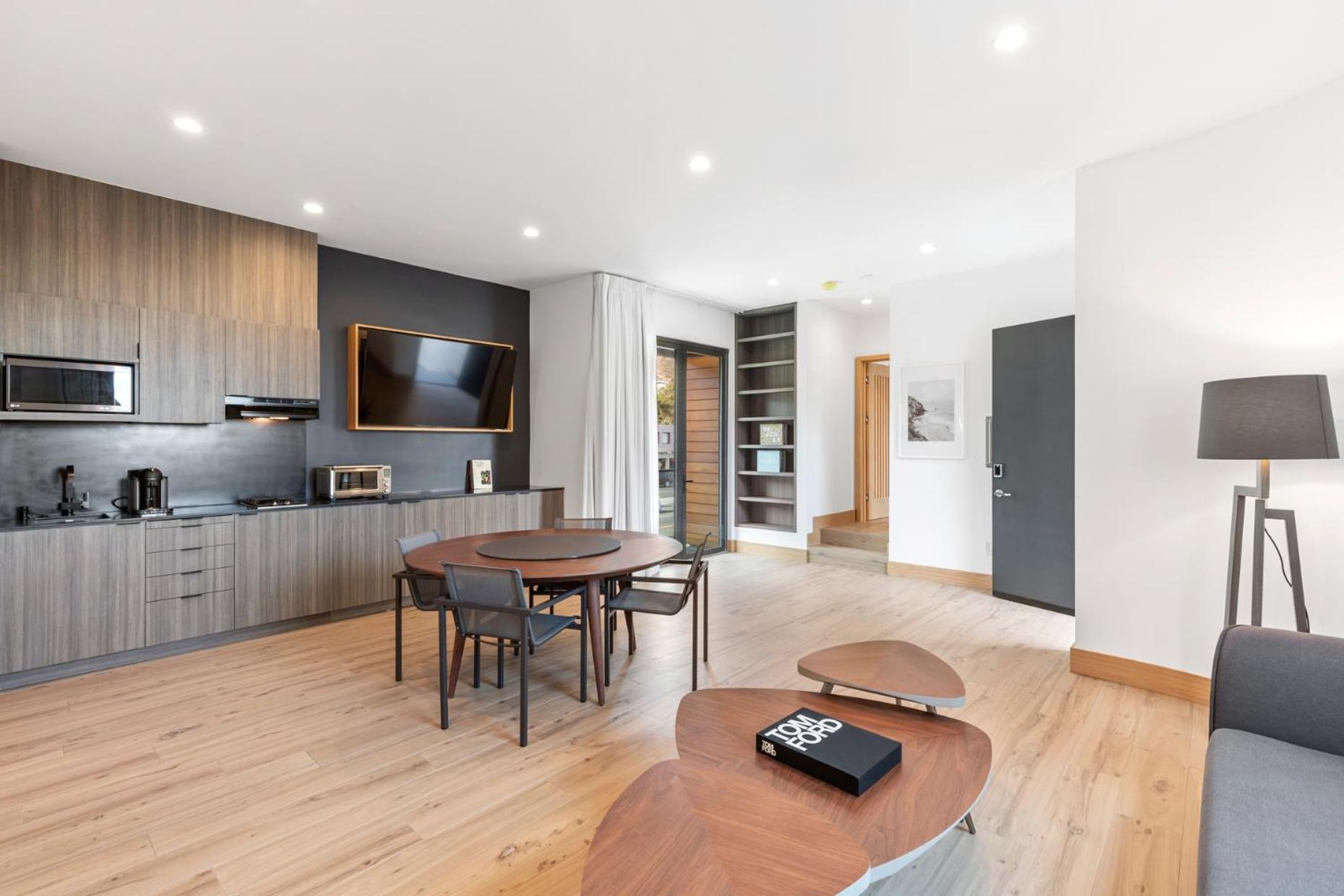 Malibu Sand Carbon Beach Suites Екстер'єр фото
