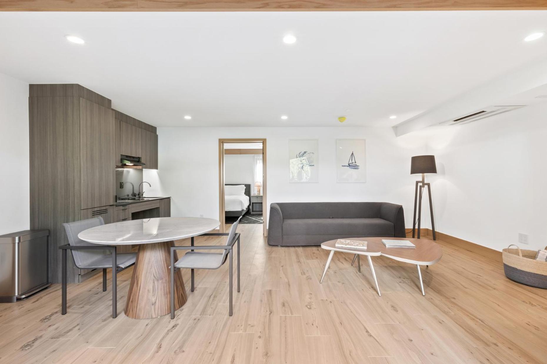 Malibu Sand Carbon Beach Suites Екстер'єр фото
