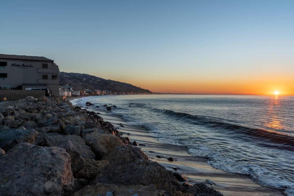 Malibu Sand Carbon Beach Suites Екстер'єр фото