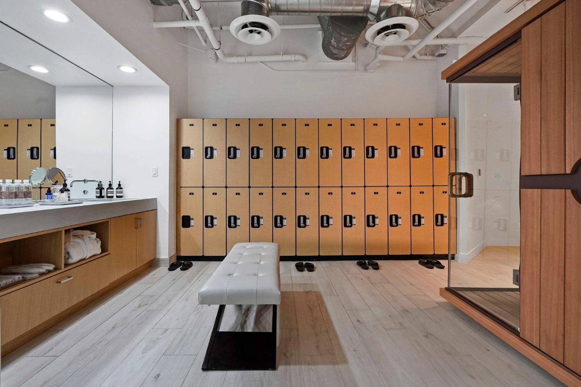 Malibu Sand Carbon Beach Suites Екстер'єр фото